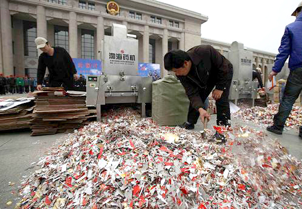 “決戰(zhàn)‘亮劍’行動假冒偽劣商品集中銷毀活動”正式啟動